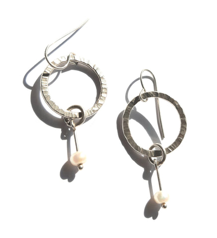 Hammered silver circle earring with pearl drops